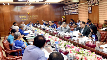 ঢাকার বাইরে এখনও কিছু ‘মব’ চলছে: স্বরাষ্ট্র উপদেষ্টা