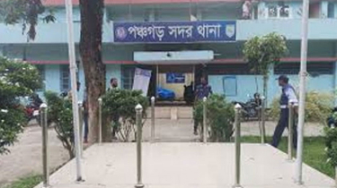 পঞ্চগড়ে সন্তানের গলায় ছুরি ধরে মাকে দলবদ্ধ ধর্ষণ