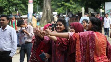 প্রথম তিন ঘণ্টায় কোন কেন্দ্রে কত ভোট পড়ল?