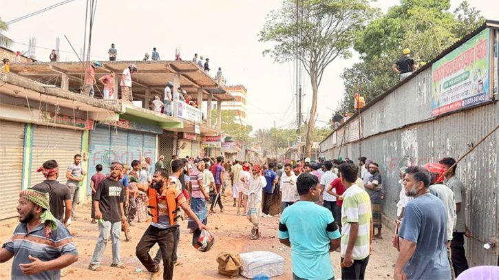 মাইকিংকে কেন্দ্র করে ফরিদপুরের চার গ্রামে রক্তক্ষয়ী সংঘর্ষ